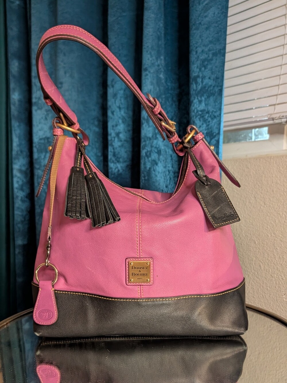 Dooney & Bourke European Leather Sophie HOBO Bag 🩷🩷🩷🩷💕